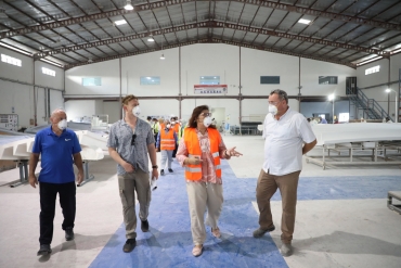 Kepala Biro Humas, Promosi dan Protokol Ariastuty Sirait saat berkunjung ke salah satu PMA asal Australia yang bersiap melakukan perluasan usaha dengan membangun 1 building lagi di Batam.