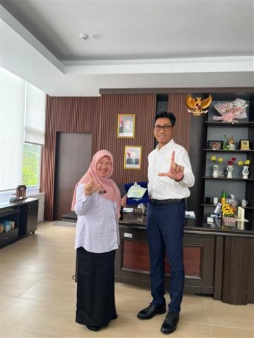 SINERGI OJK DAN BKKBN KEPULAUAN RIAU PERKUAT LITERASI KEUANGAN KELUARGA DAN CEGAH STUNTING.