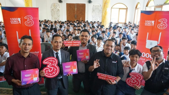 Dukung Masa Depan Pendidikan Indonesia, Tri dan 1.000 Guru Foundation Buka Akses Digital di Pelosok Negeri