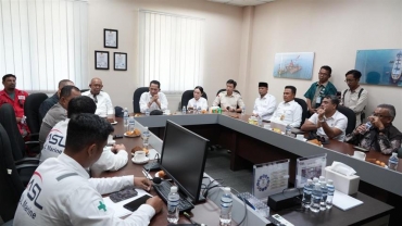 “Kepala BP Batam Sidak PT ASL Tanjunguncang, Tekankan Pembenahan dan Penanganan Korban Pasca Kebakaran”