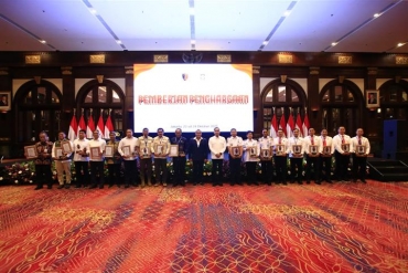 OJK RAIH PENGHARGAAN KINERJA PENEGAKAN HUKUM SANGAT BAIK DARI BARESKRIM POLRI