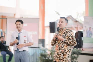 KICK OFF BULAN LITERASI KEUANGAN, OJK BERKOLABORASI DENGAN PEGADAIAN GELAR LITERASI KEUANGAN DI SMA NEGERI 1 KARIMUN.