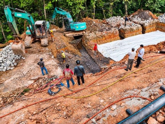 BP Batam Kebut Perbaikan Jalan Depan Hotel Vista, Masyarakat Diimbau Berhati-Hati