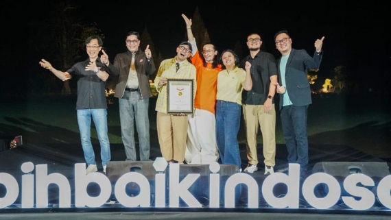11 Jam Live TikTok Tanpa Putus Bareng Indosat, Dave Hendrik – Iwet Ramadhan Pecahkan Rekor MURI