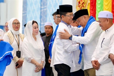 Lepas 641 JCH Batam, Amsakar: Fokus Ibadah dan Saling Menguatkan