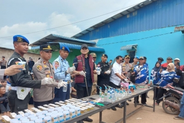 Polda Kepri geledah Kampung Aceh-Batam komitmen berantas narkoba