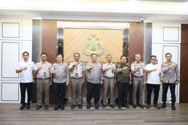 KAPOLDA KEPRI TERIMA KUNJUNGAN SILATURAHMI KEPALA BADAN KARANTINA PROVINSI KEPRI