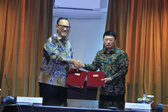 PERALIHAN PENGATURAN DAN PENGAWASAN DERIVATIF KEUANGAN DENGAN ASET YANG MENDASARI BERUPA EFEK DARI BAPPEBTI KE OJK