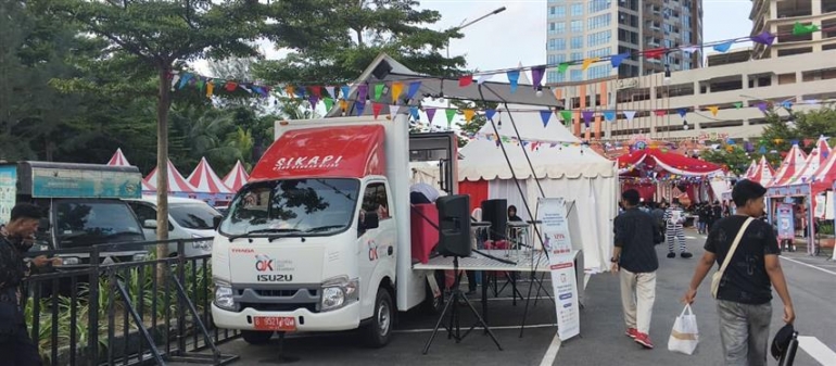 DUKUNG DIGITALISASI DAN LITERASI KEUANGAN DAERAH, OJK KEPRI HADIRKAN MOBIL SIMOLEK DI AJANG CERNIVAL 2026