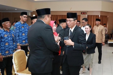 Rotasi dan Angkat Pejabat Pemko Batam, Amsakar Minta Kadis Bergerak Cepat Tuntaskan Sampah hingga Banjir
