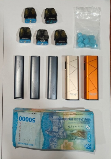 BARESKRIM POLRI DAN POLDA KEPRI BERHASIL BONGKAR PEREDARAN NARKOTIKA DI TEMPAT HIBURAN MALAM BATAM