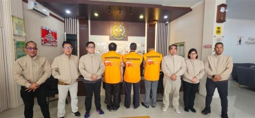 OJK SERAHKAN TERSANGKA PERKARA TINDAK PIDANA PASAR MODAL  PT SRIWAHANA ADITYAKARTA, TBK