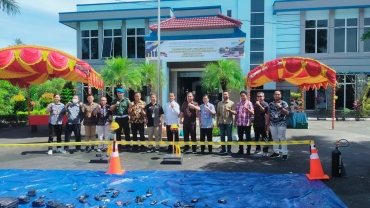 BALMON BATAM MUSNAHKAN ALAT / PERANGKAT TELEKOMUNIKASI HASIL PENENERTIBAN PERIODE TAHUN 2009-2020