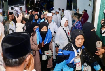 Jemaah Haji Kloter 1 Debarkasi Batam Tiba di Tanah Air