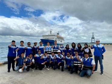 Direktur Utama PELNI Tinjau Kesiapan KM Nggapulu Layani Angkutan Nataru 2025/2026