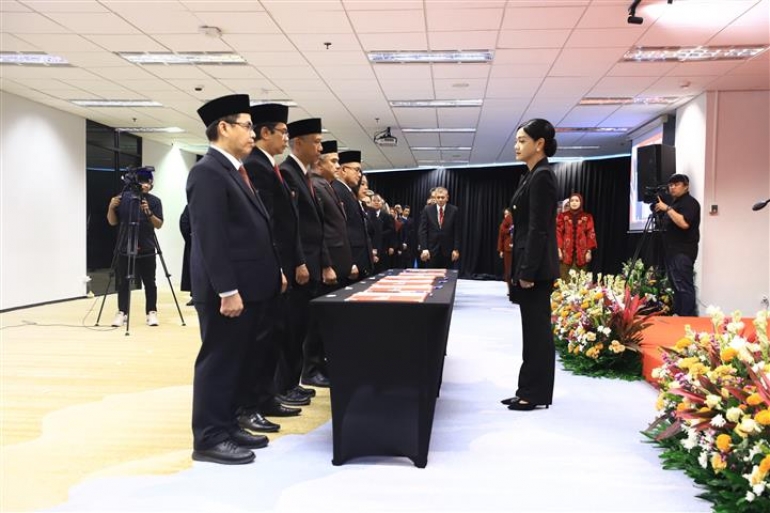 PERKUAT KINERJA ORGANISASI, OJK LANTIK KEPALA DEPARTEMEN DAN KEPALA OJK DAERAH