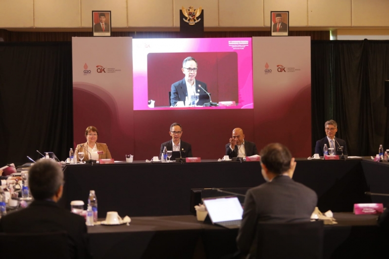 PERKUAT KERJA SAMA ANTAR-OTORITAS HADAPI TANTANGAN EKONOMI GLOBAL OJK Gelar Konferensi Integrated Financial Supervisors Ke-23